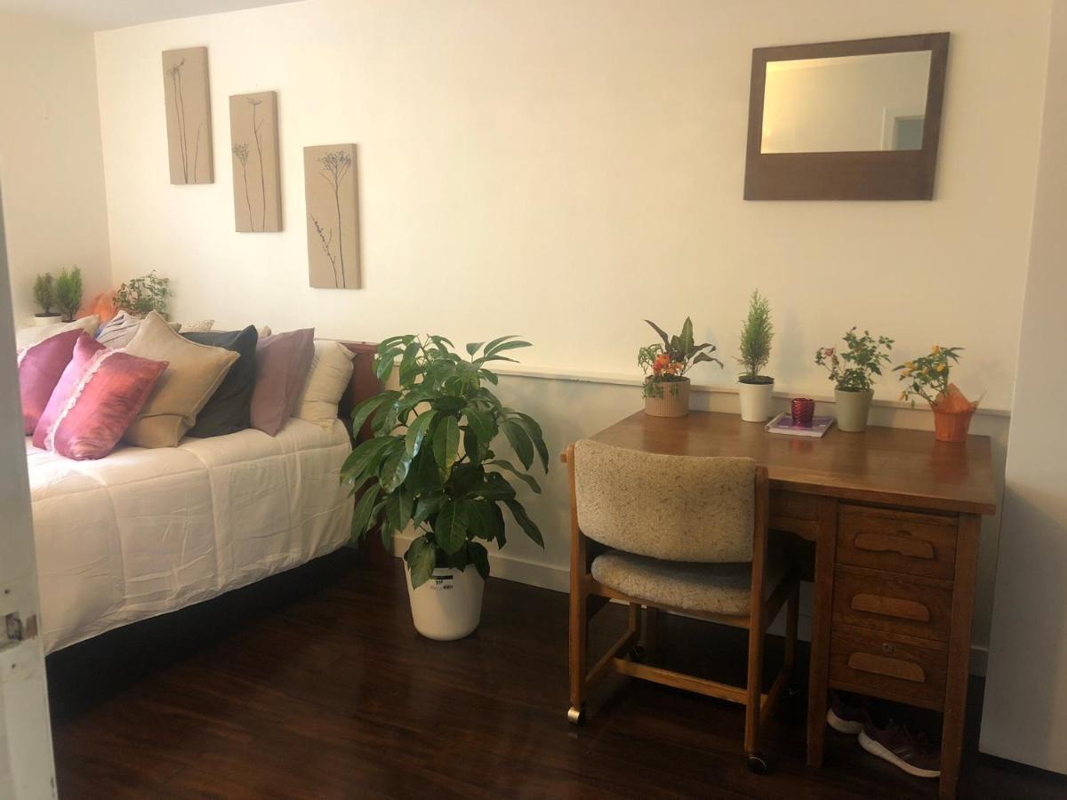 Quiet-Comfy 3 Bedroom Home On A Tree Lined Street In Kits 밴쿠버 외부 사진