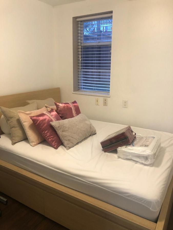 Quiet-Comfy 3 Bedroom Home On A Tree Lined Street In Kits 밴쿠버 외부 사진