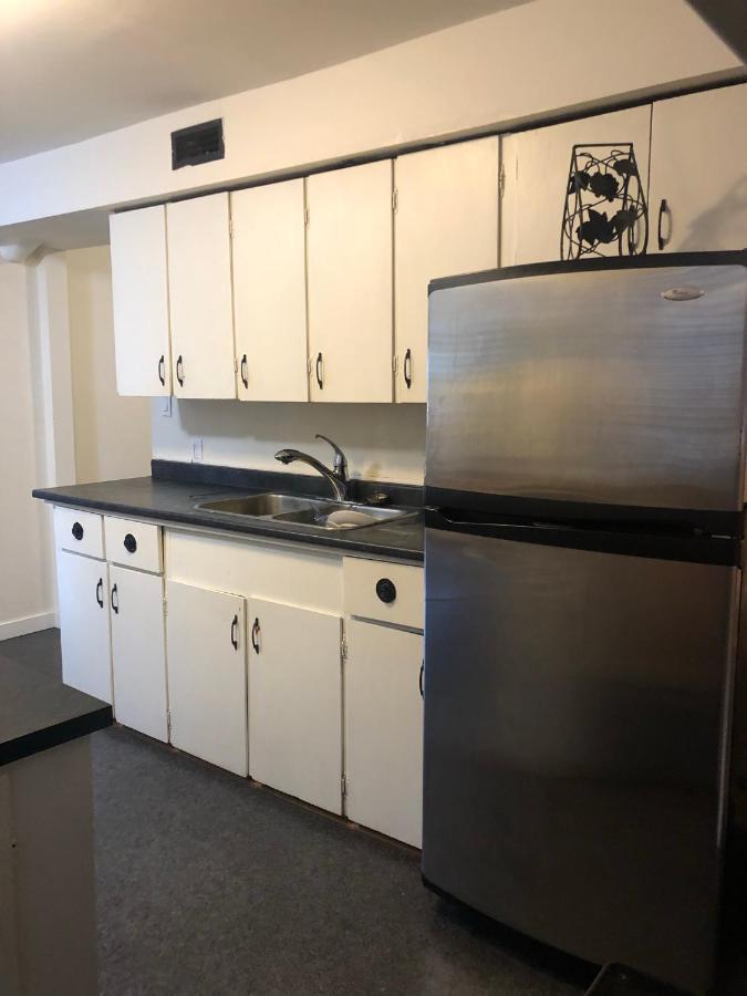 Quiet-Comfy 3 Bedroom Home On A Tree Lined Street In Kits 밴쿠버 외부 사진
