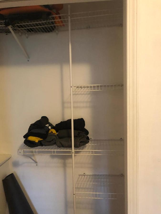 Quiet-Comfy 3 Bedroom Home On A Tree Lined Street In Kits 밴쿠버 외부 사진