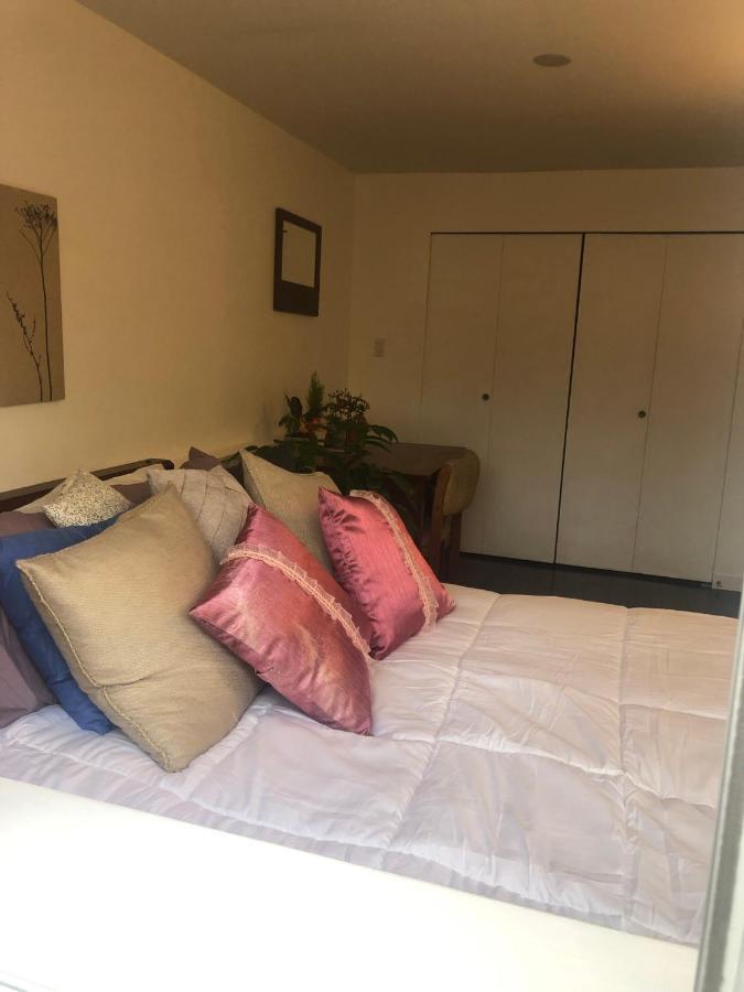 Quiet-Comfy 3 Bedroom Home On A Tree Lined Street In Kits 밴쿠버 외부 사진
