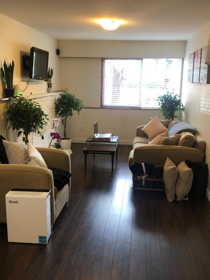 Quiet-Comfy 3 Bedroom Home On A Tree Lined Street In Kits 밴쿠버 외부 사진